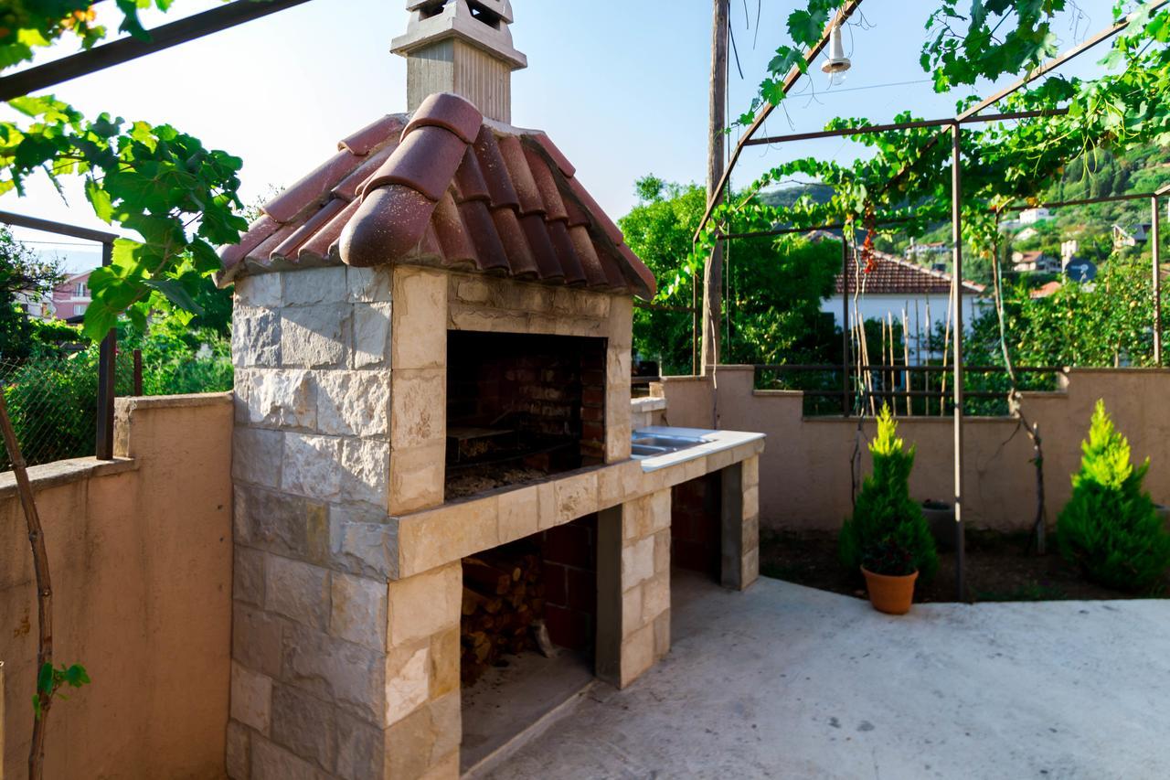 Petkovic Accommodation Tivat Exterior photo