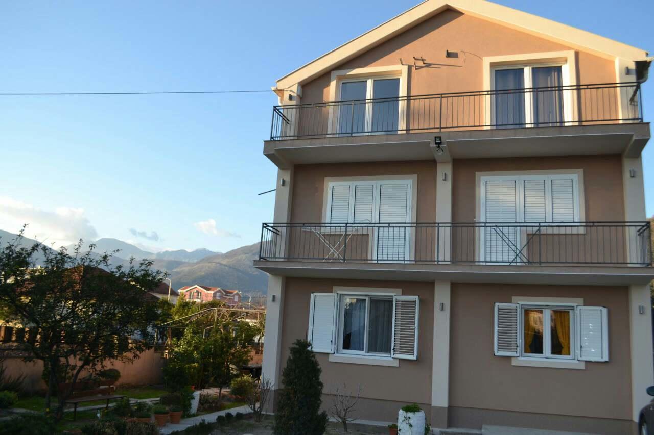 Petkovic Accommodation Tivat Exterior photo