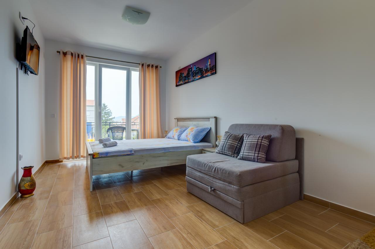 Petkovic Accommodation Tivat Exterior photo