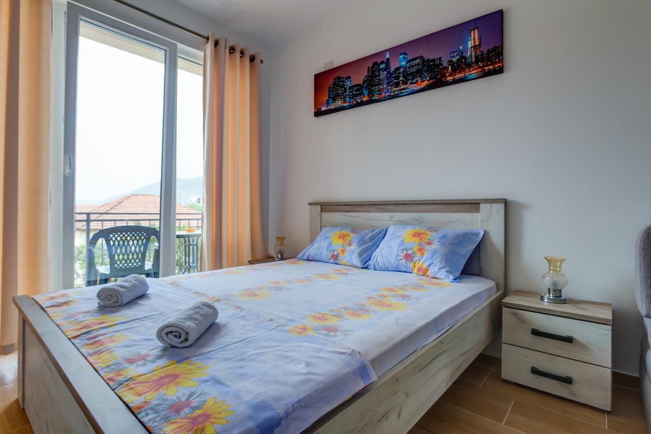 Petkovic Accommodation Tivat Exterior photo